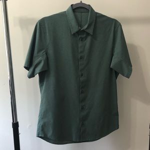 Lululemon Airing Easy SS Button Down. Small. Teal.
